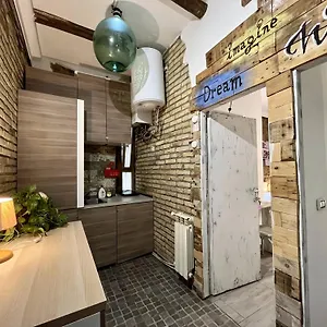 Bed & Breakfast Amoroma Latina, Roma